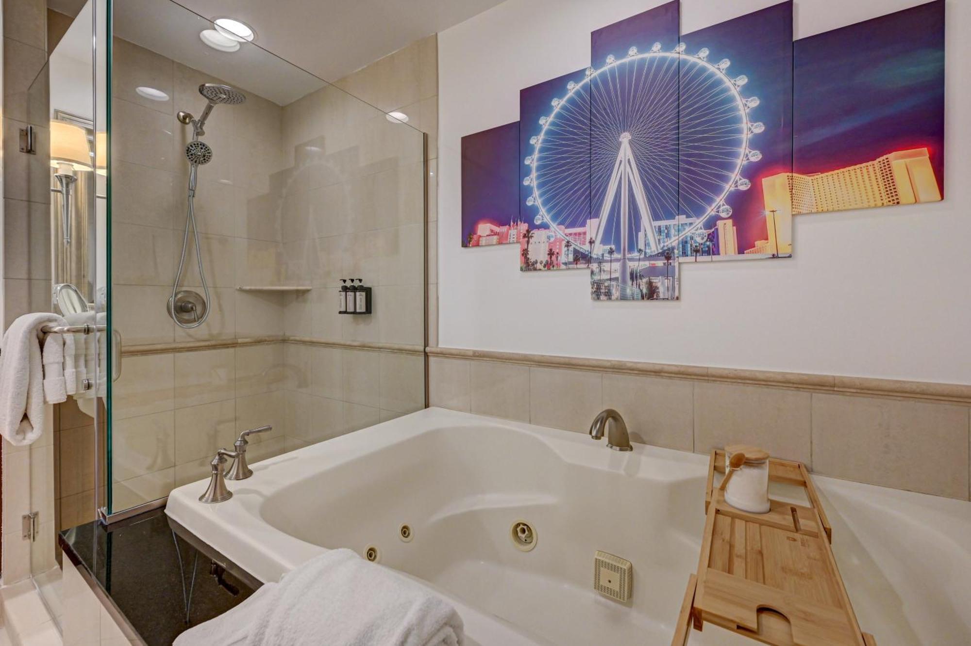 Hotel Lucky Gem Penthouse & Luxury At Signature Resort, 10817 Sphere View