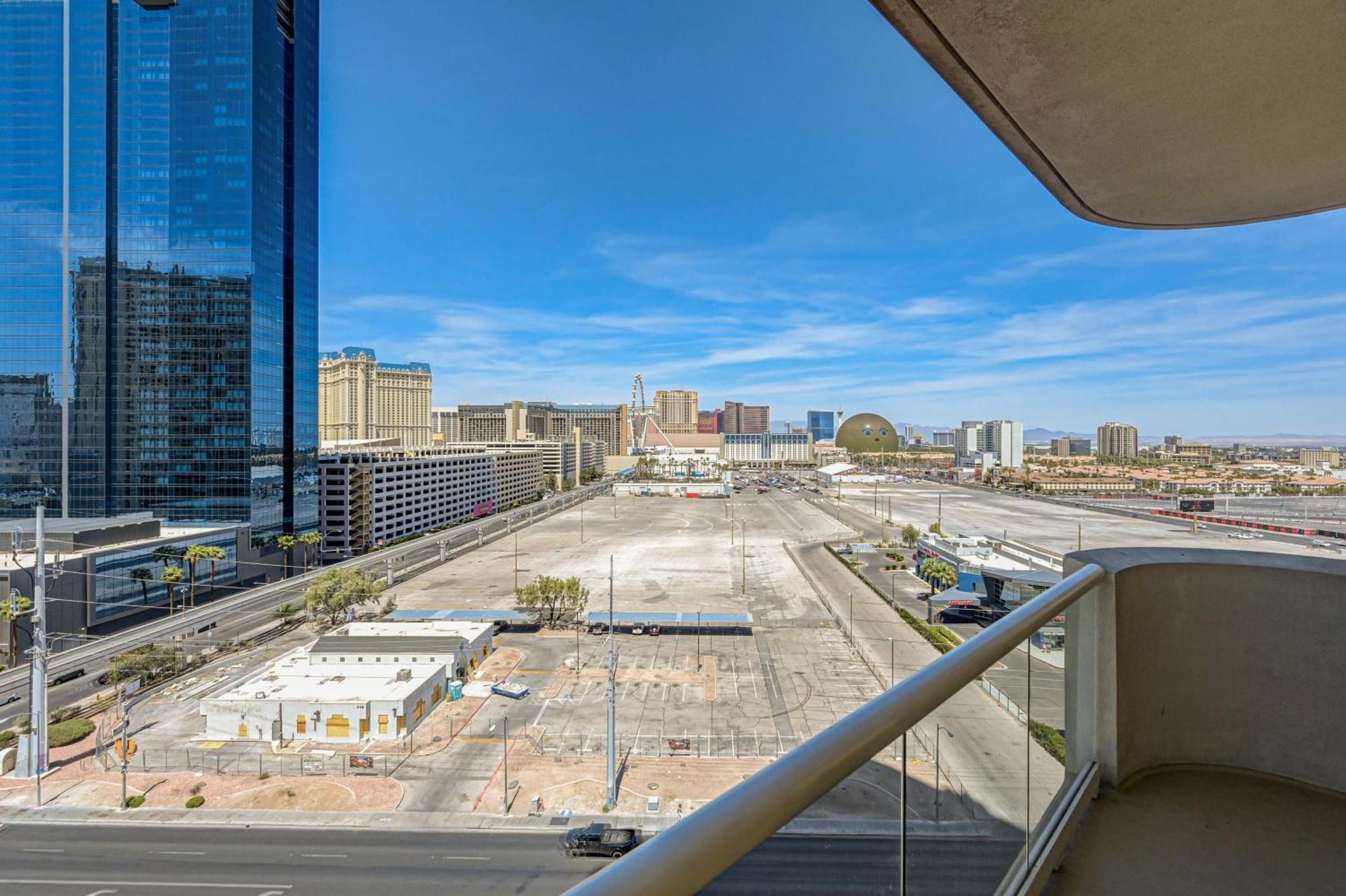 Hotel Lucky Gem Penthouse & Luxury At Signature Resort, 10817 Sphere View